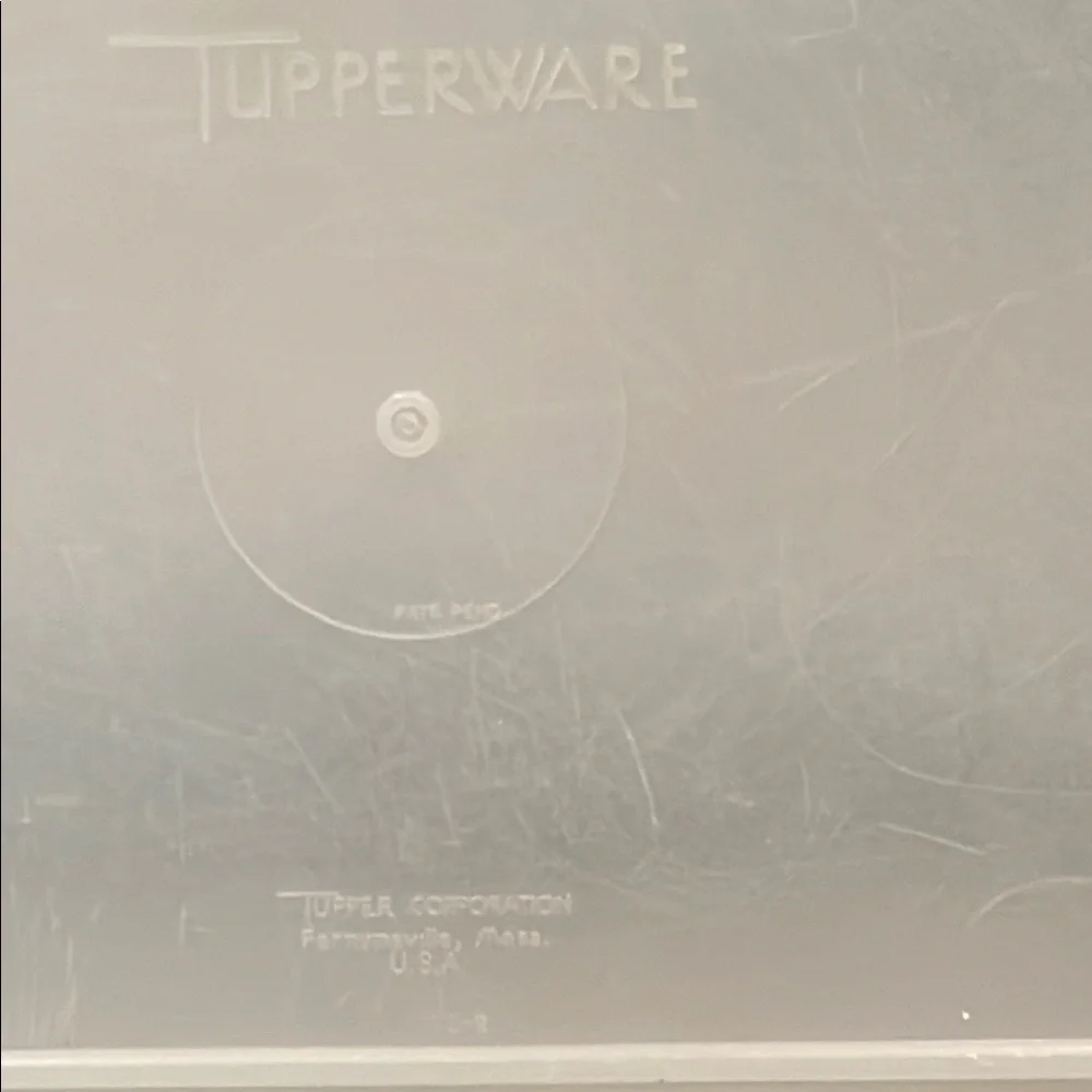 Tupperware White Storage Container with Secure Lid - Picture 2 of 7